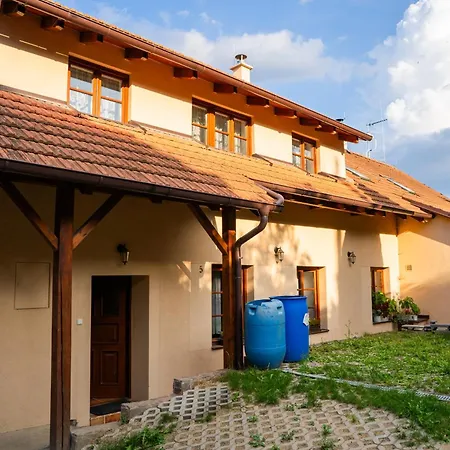 Na Krakovci U Rakovnika Nyaraló *